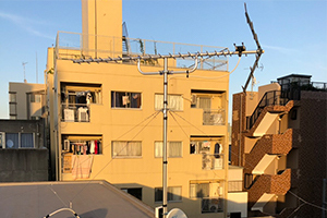 八木式アンテナとBS/CSアンテナの屋根上設置