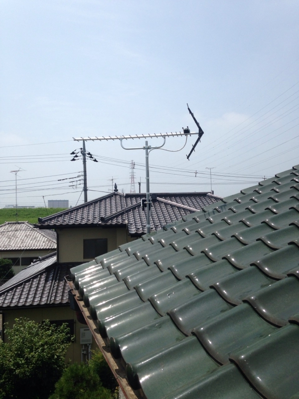 足利市若草町　地デジアンテナ壁面工事