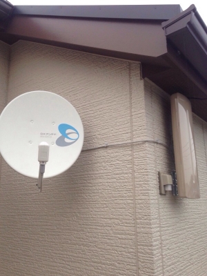 柏市高田　デザインアンテナ+BS/CSアンテナ工事