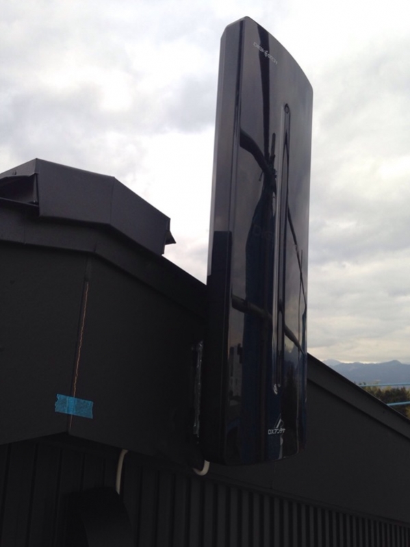 破風板に取り付けたデザインアンテナ