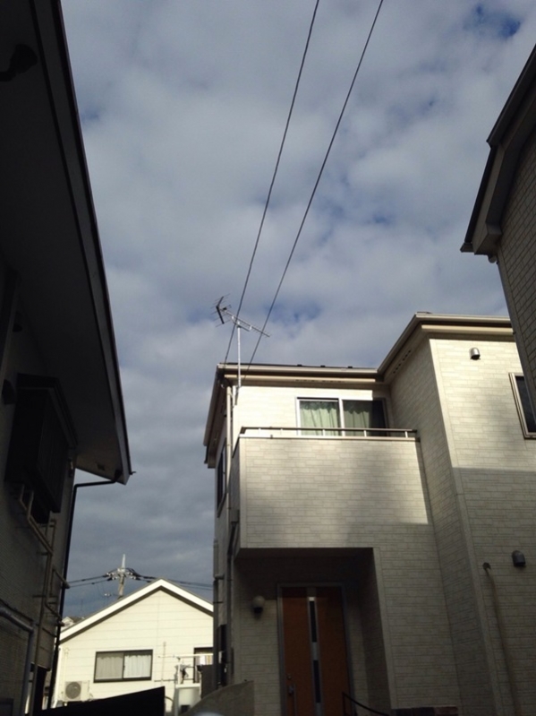 UHFアンテナを設置した戸建住宅