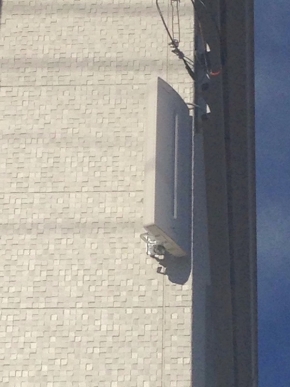 外壁に取り付けたデザインアンテナ