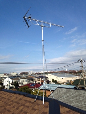 屋根上のUHFアンテナ