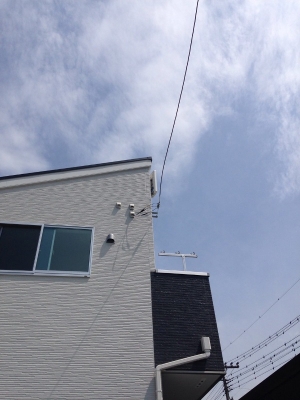 デザインアンテナを設置した戸建住宅