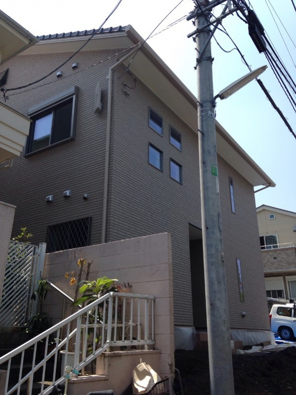 デザインアンテナを設置した戸建住宅