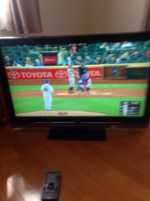 野球中継を映したテレビ