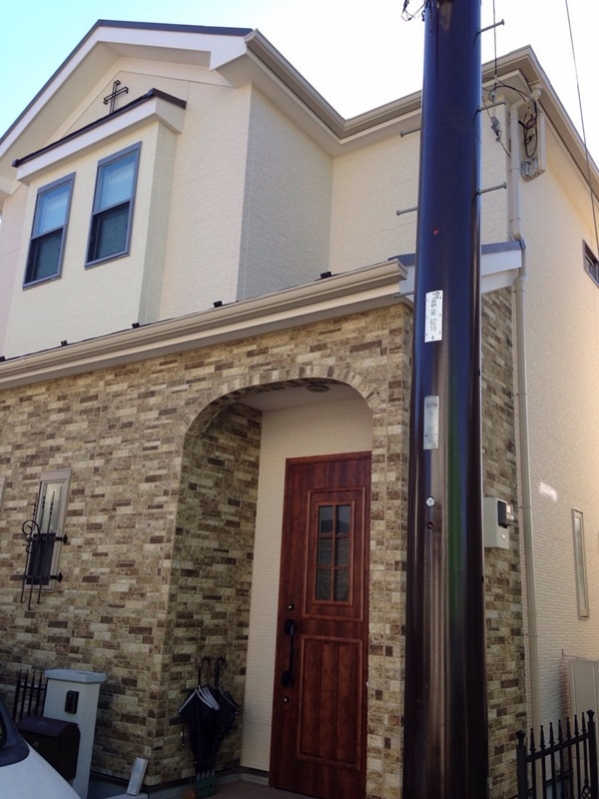 デザインアンテナを設置した戸建住宅