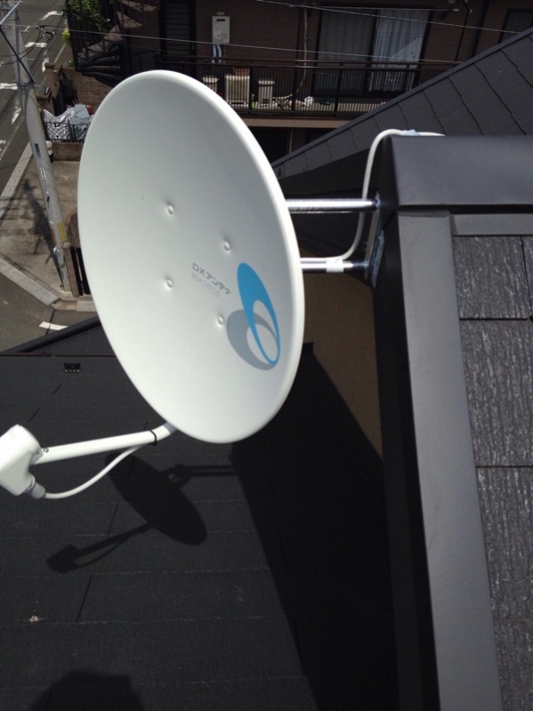 破風板に取り付けたBS/CSアンテナ