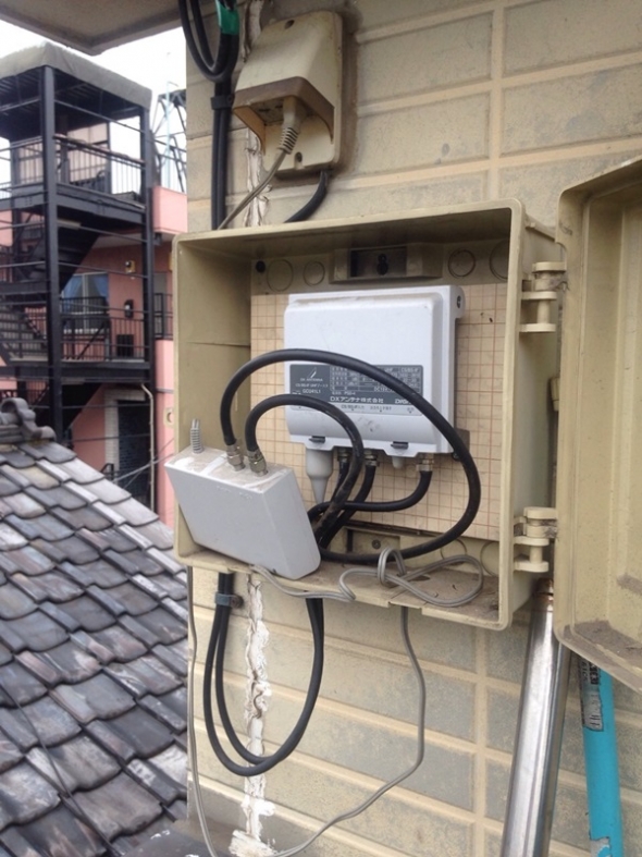 屋外のブースター