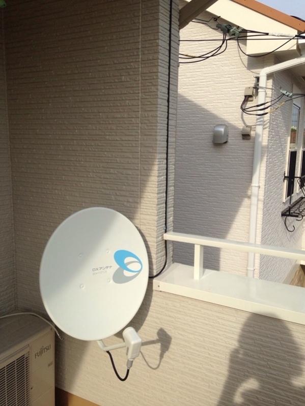 外壁に設置したBS/CSアンテナ
