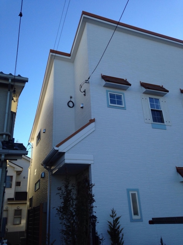 デザインアンテナの屋根裏設置工事を吉川市で行いました