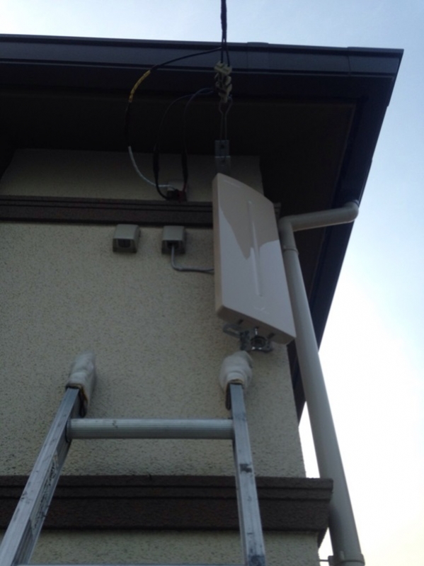 外壁に取り付けたデザインアンテナ