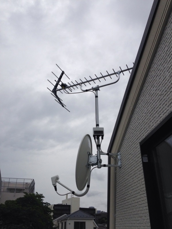 世田谷区玉堤　地デジ＋BS/CSアンテナ工事