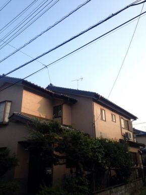 UHFアンテナを設置した戸建住宅