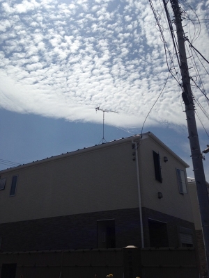 UHFアンテナを設置した戸建住宅