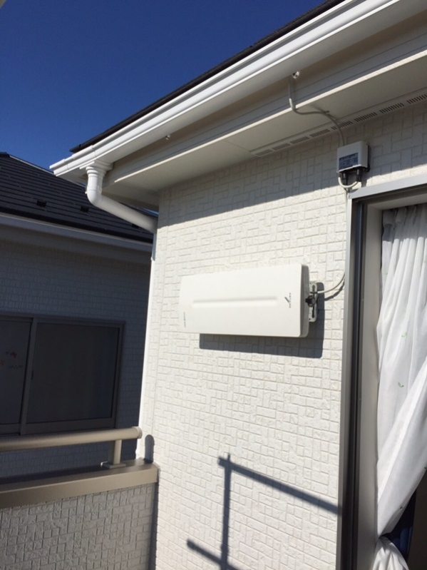 外壁に取り付けたデザインアンテナ