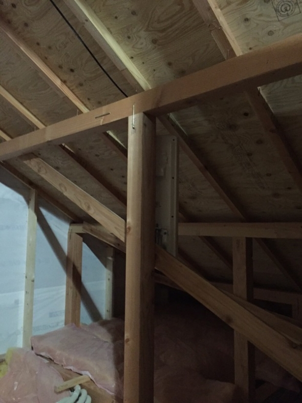 鎌倉市手広　屋根裏設置