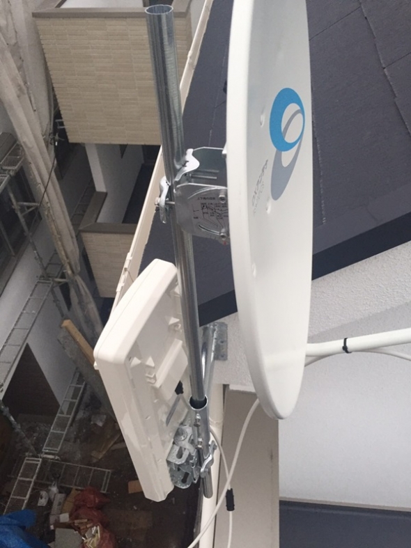 横浜市鶴見区矢向　デザインアンテナとBS/CSアンテナ工事