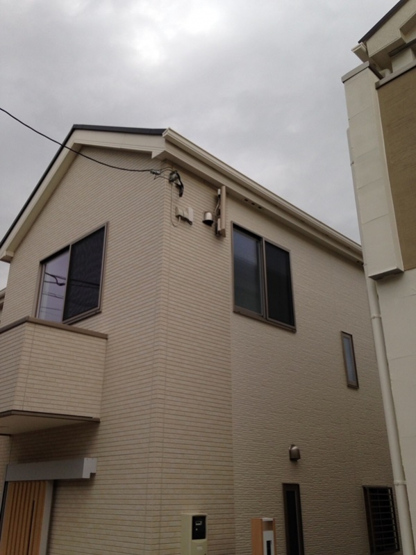 デザインアンテナを設置した戸建住宅