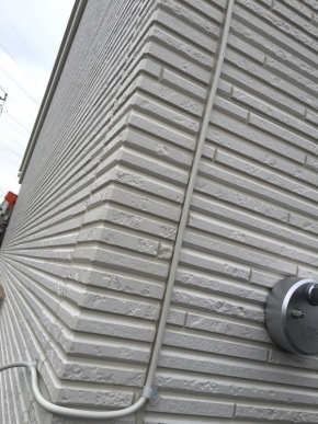 外壁の同軸ケーブル