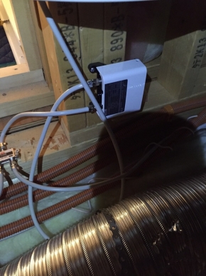 屋根裏のブースター