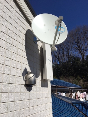 外壁のデザインアンテナとBS/CSアンテナ