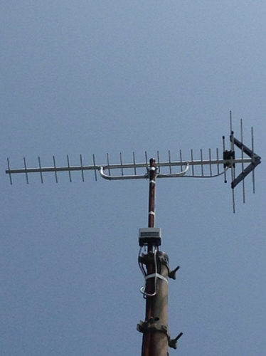 スッキリポールに設置したUHFアンテナ