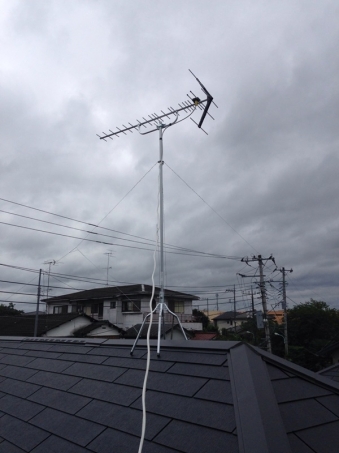 UHFアンテナの屋根上設置