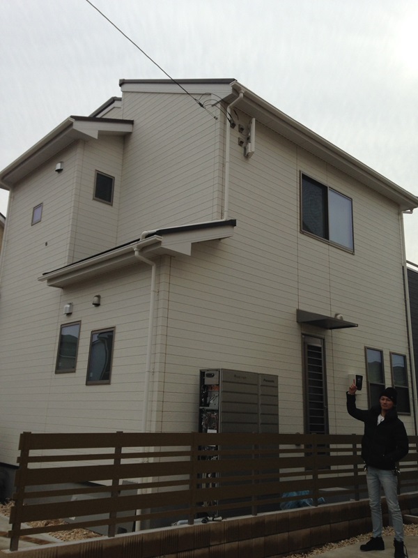 デザインアンテナを設置した戸建住宅