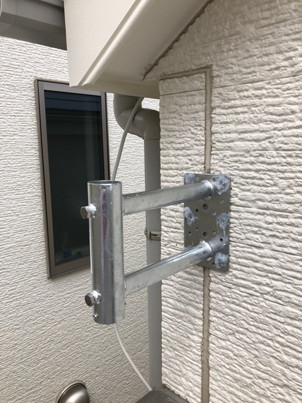 外壁に取り付けたサイドベース