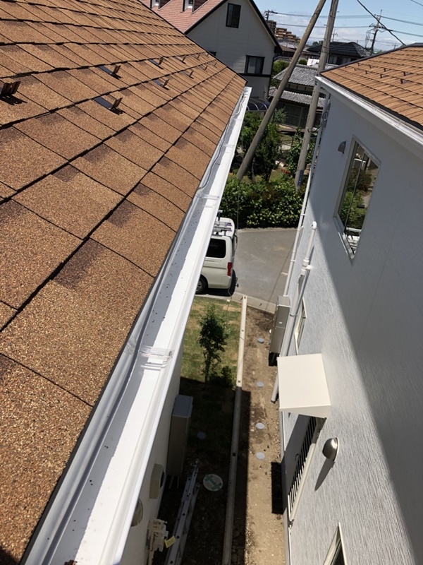 雨樋に配線した同軸ケーブル