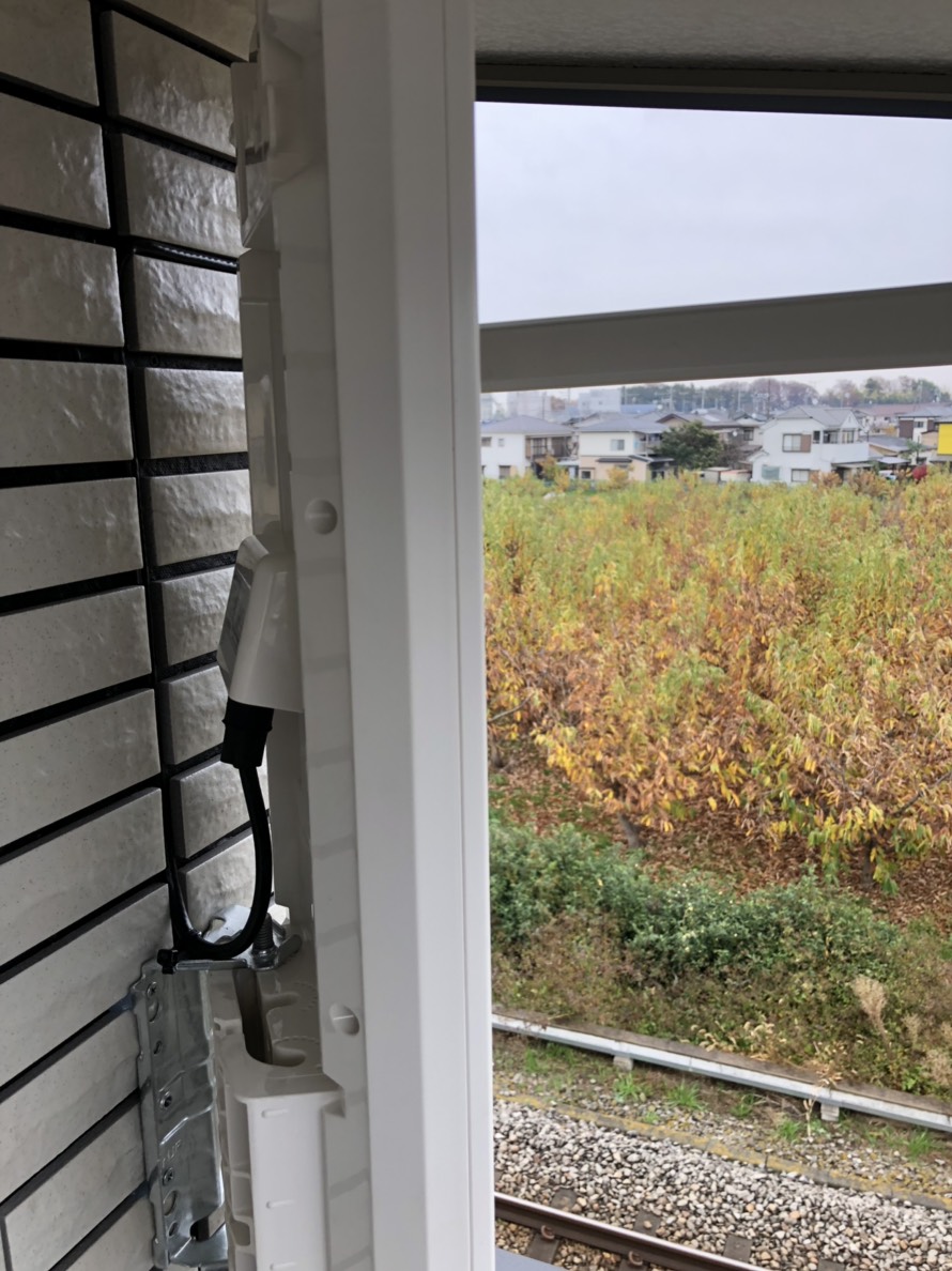 外壁に取り付けたデザインアンテナ