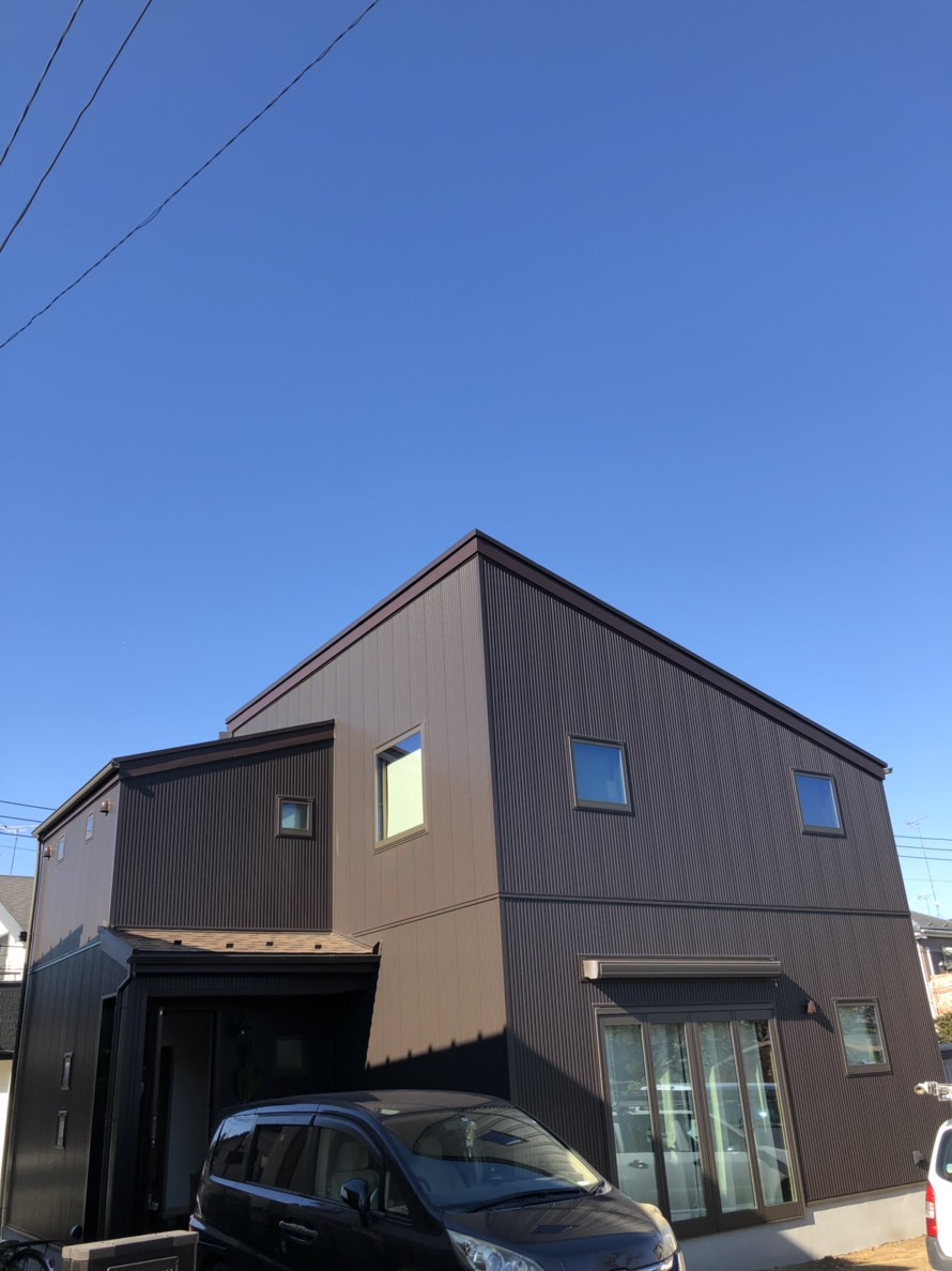 デザインアンテナを取り付けた戸建住宅