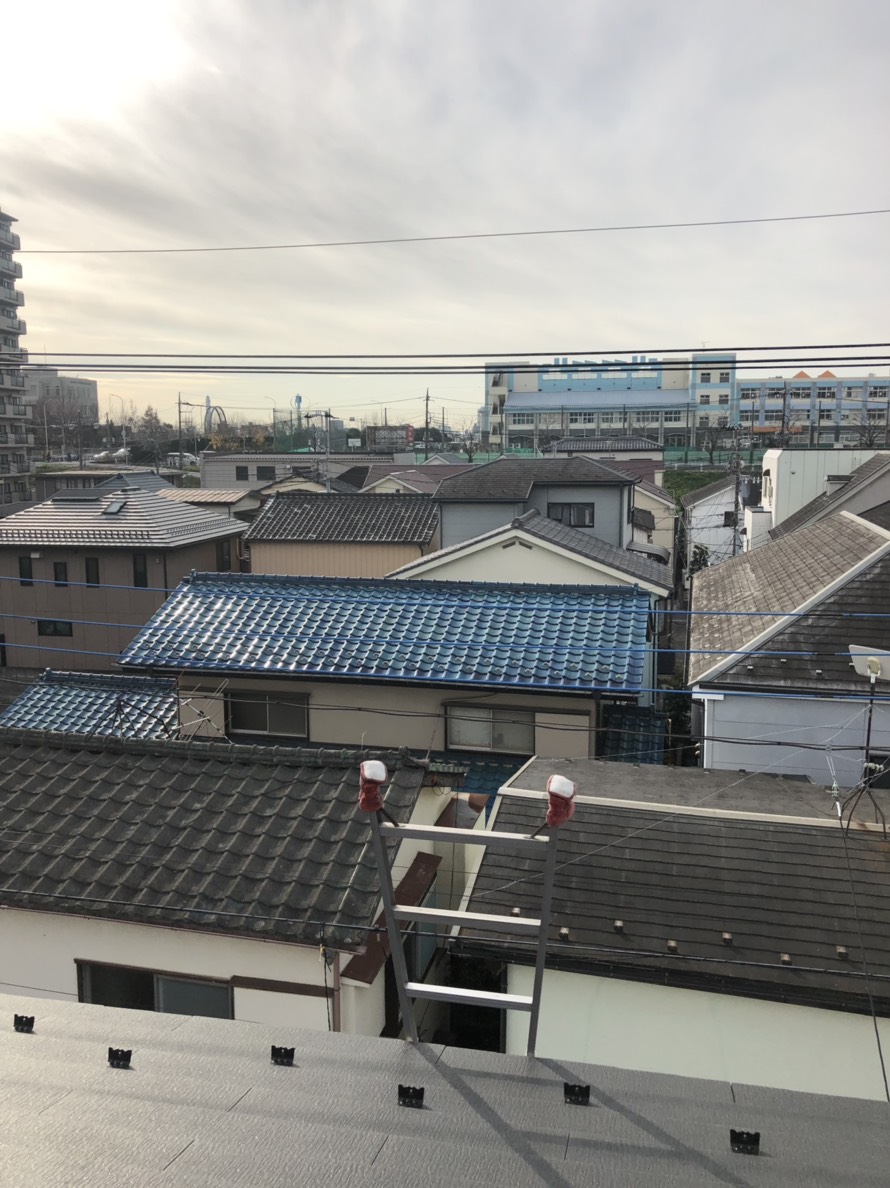 戸建住宅の屋根上からの風景