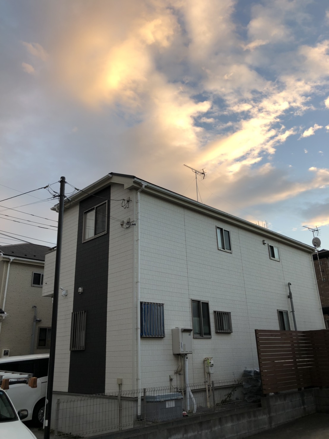 UHFアンテナを設置した戸建住宅