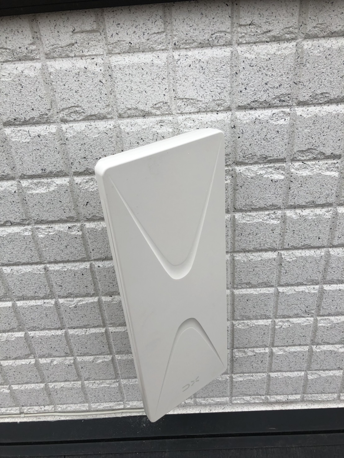 外壁に取り付けたデザインアンテナ