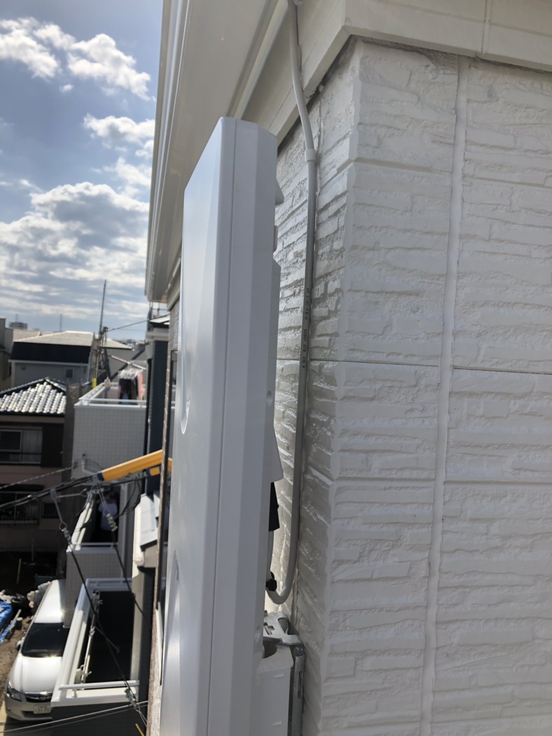 外壁に取り付けたデザインアンテナ