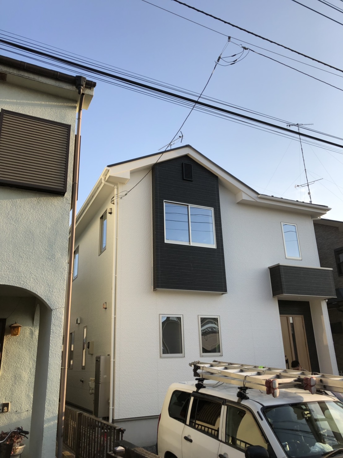 UHFアンテナを設置した戸建住宅