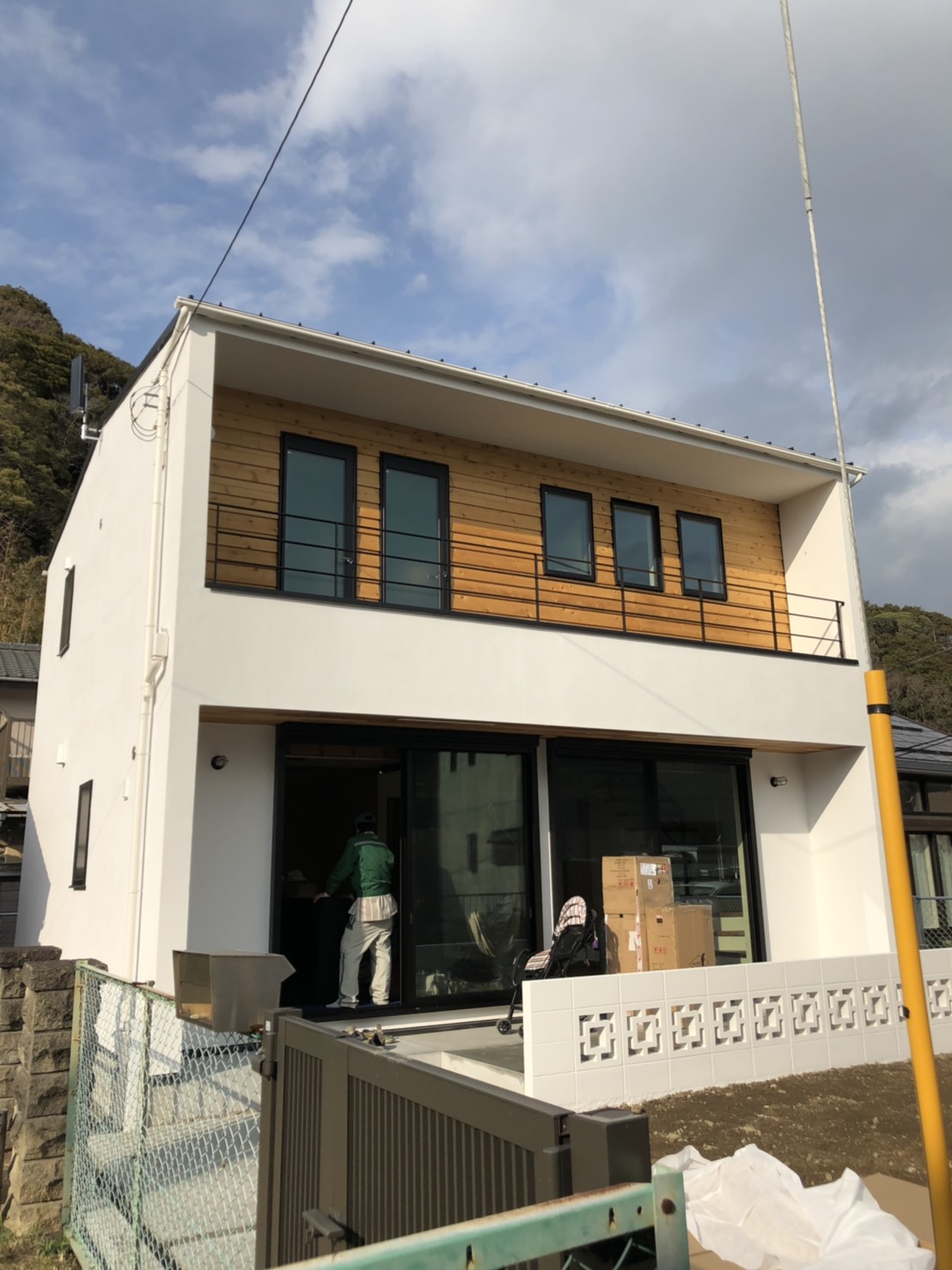 デザインアンテナを設置した戸建住宅