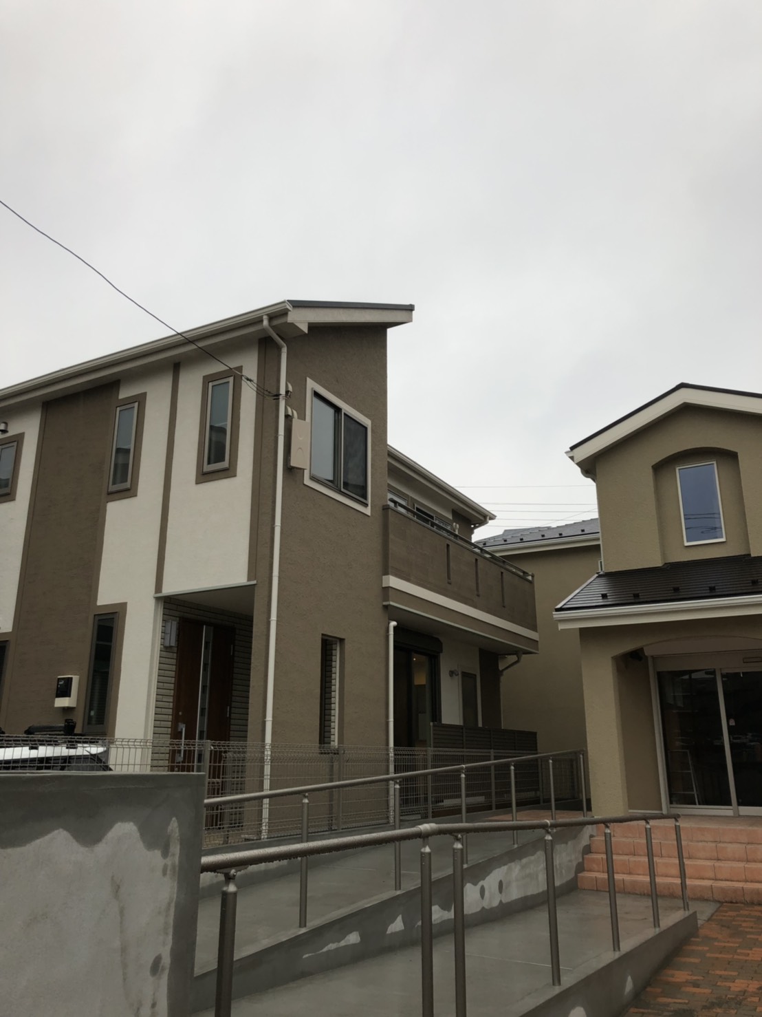 デザインアンテナを設置した戸建住宅