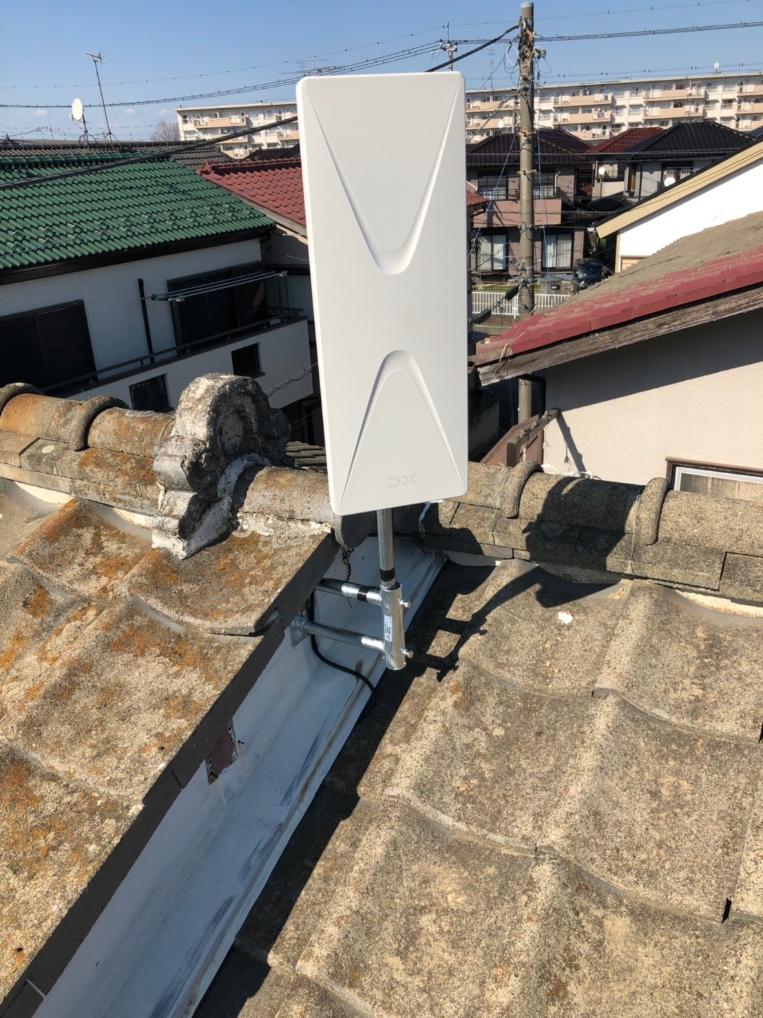 破風板に取り付けたデザインアンテナ