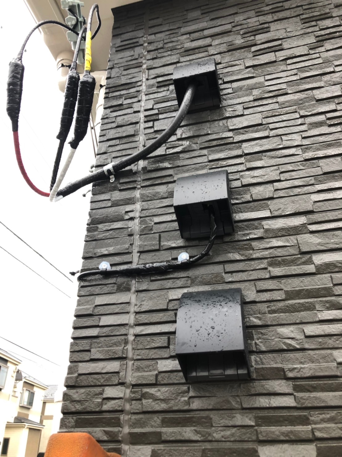 外壁の３つの引込口