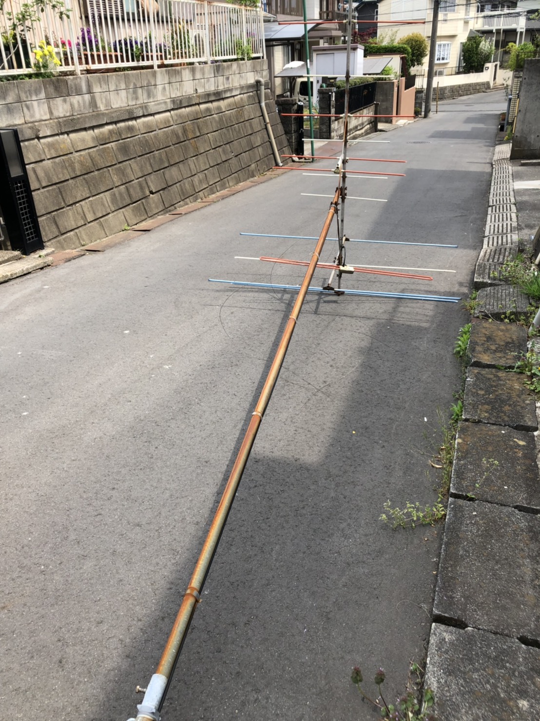 道路のテレビアンテナ