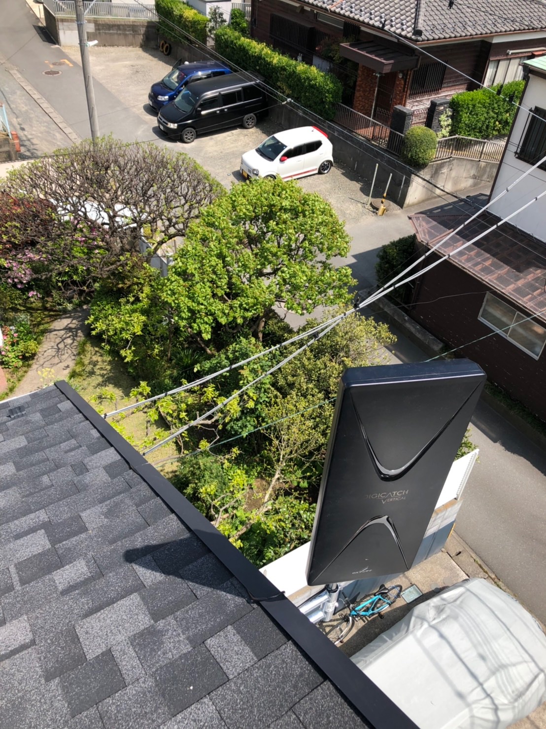 破風板に取り付けたデザインアンテナ