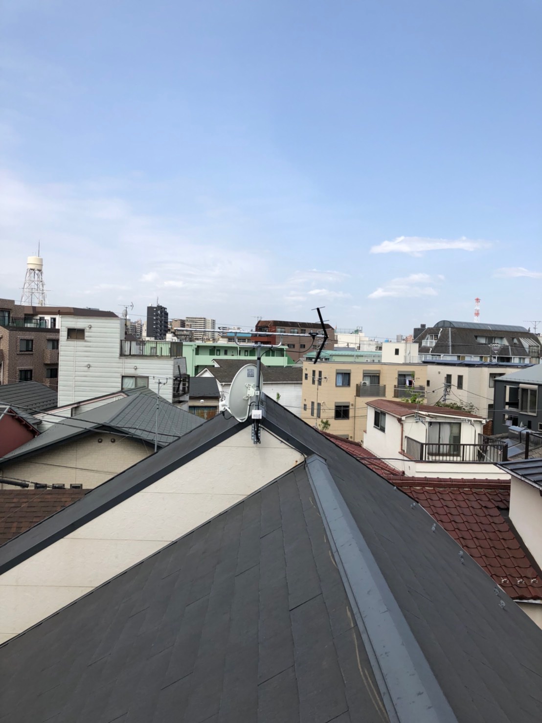 住宅の屋根上