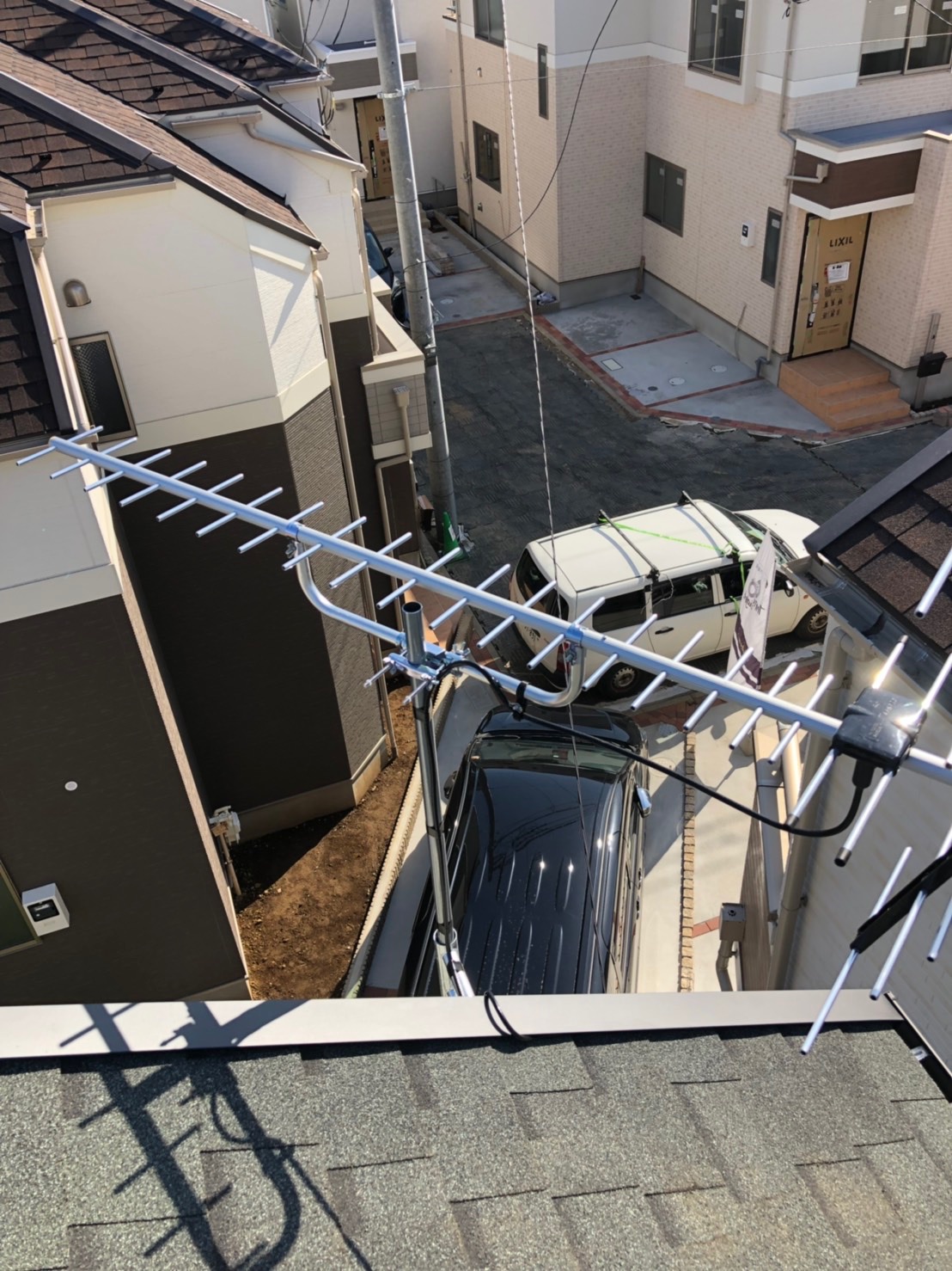 破風板に取り付けたUHFアンテナ