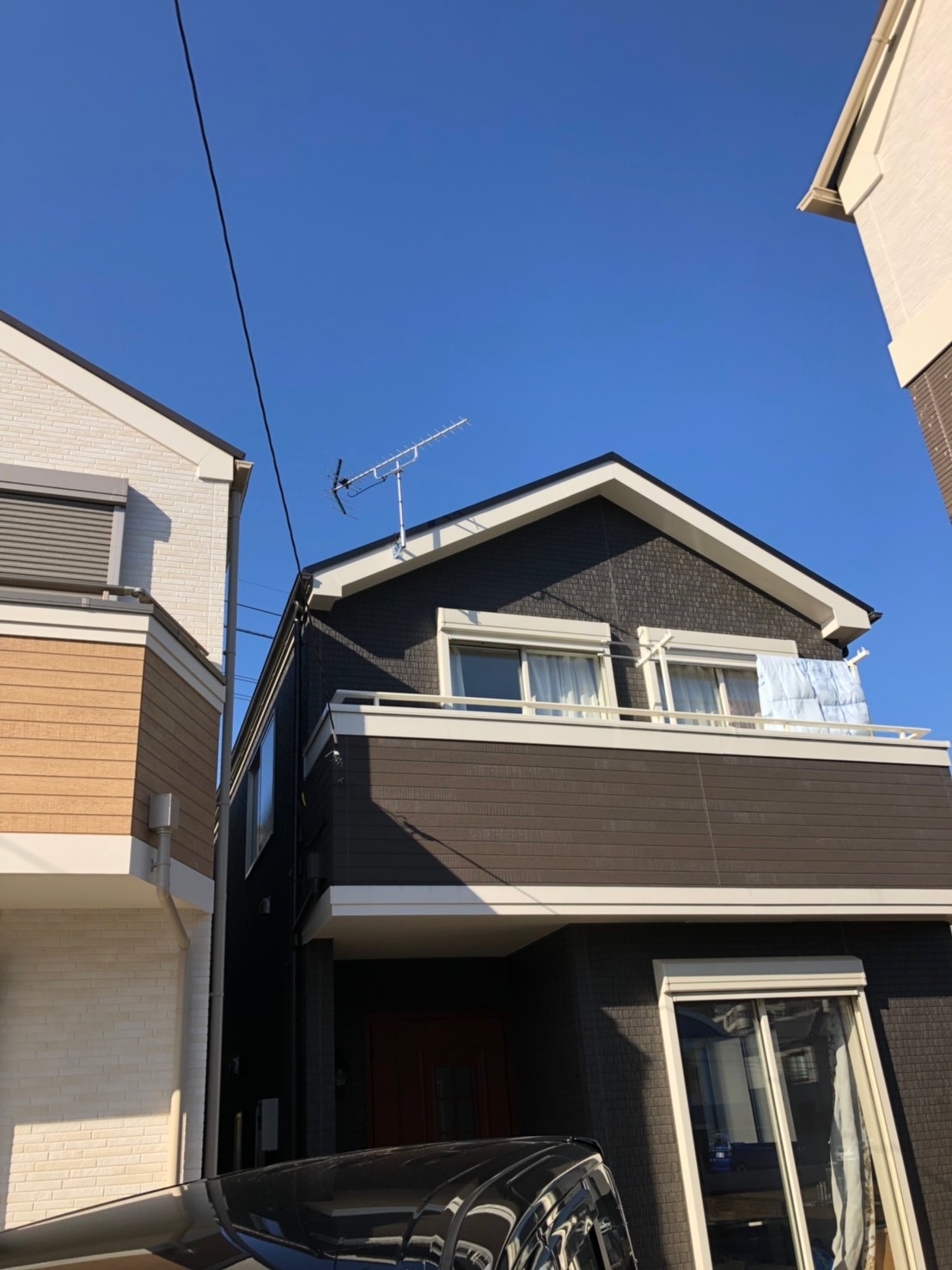 UHFアンテナを設置した戸建住宅