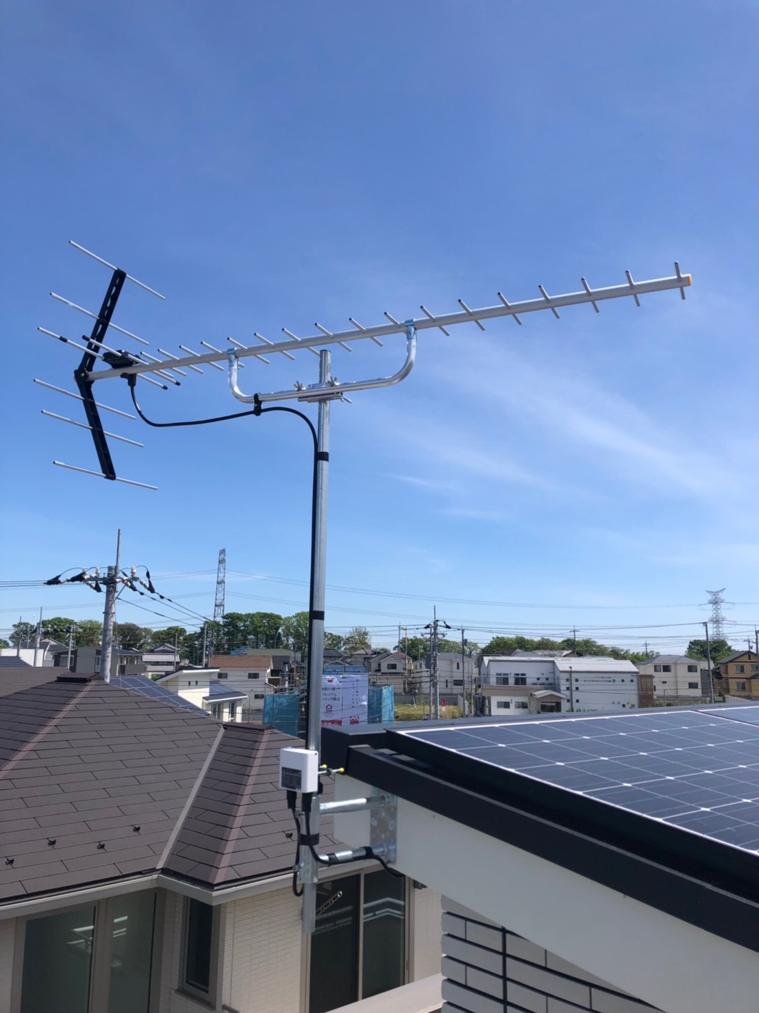 破風板に取り付けたUHFアンテナ