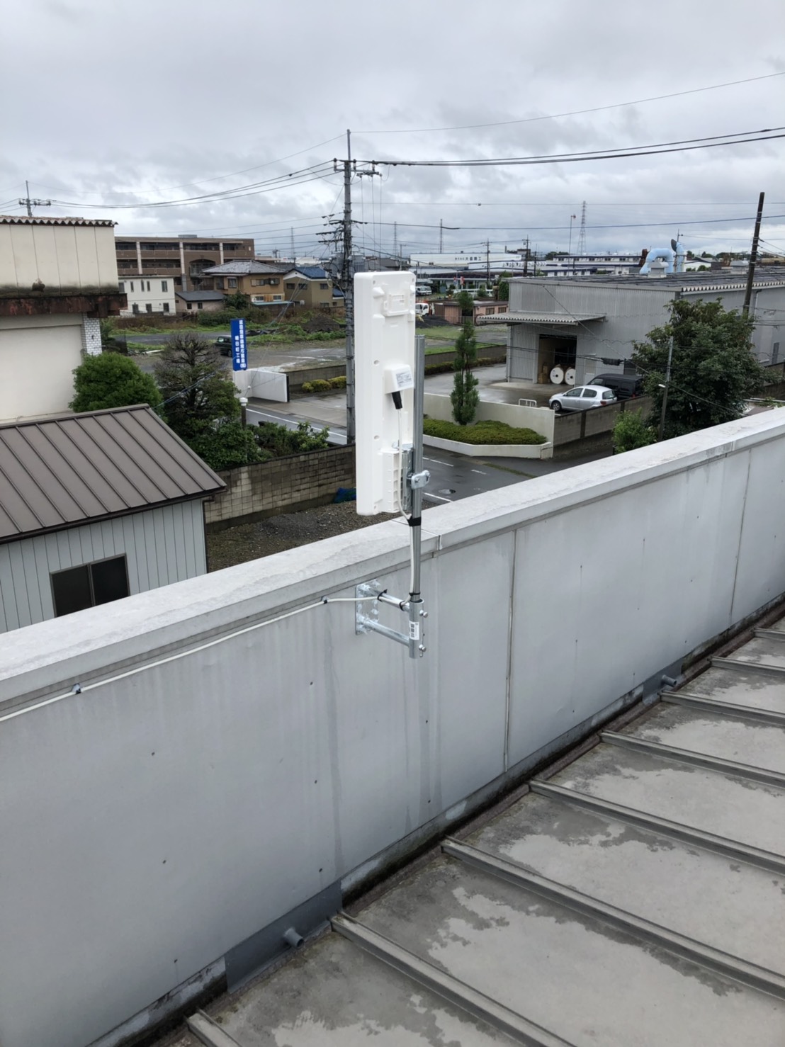 屋上のテレビアンテナ