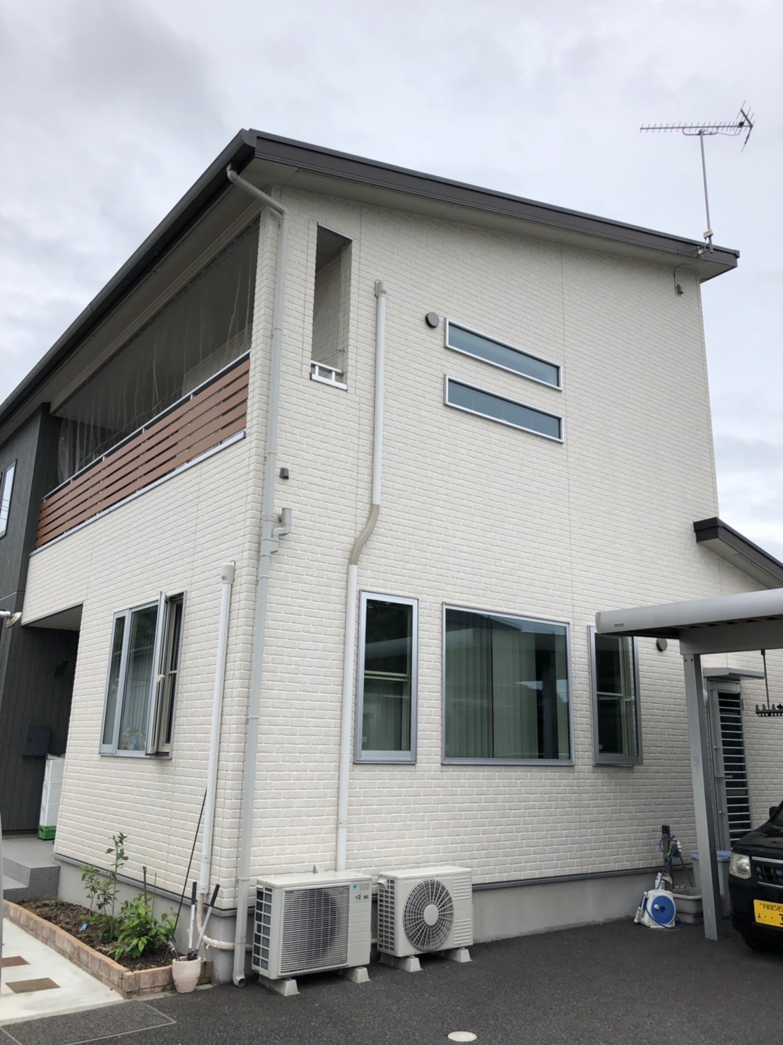 UHFアンテナが設置されている戸建住宅